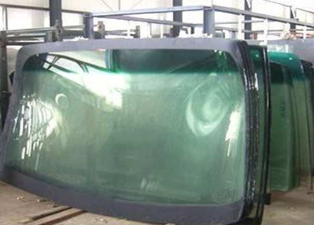 زجاج السيارات