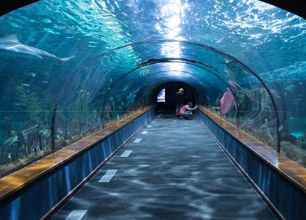 زجاج الغواصات